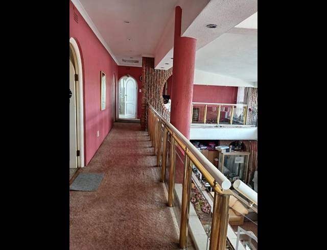 6 BEDROOM HOUSE FOR SALE IN LENASIA EXT 1